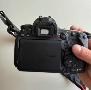Appareil photo reflex numérique plein format EOS <span class=keywords><strong>6D</strong></span> <span class=keywords><strong>Mark</strong></span> <span class=keywords><strong>II</strong></span> avec capteur CMOS, résolution Full HD, stabilisation optique de l'image, étanche/antichoc - Product Image 6