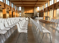 Chaise d'événement empilable en plastique, capacité de charge 600 lbs, certifiée CE, pour location de lieux de concert, conférences et festivals de musique