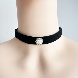 Black <b>Velvet</b> <b>Choker</b> Necklace With Pearl Flower Rhinestone Pendant For Party Costume Accessories - Product Image 2