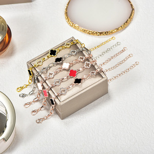 Pulsera de cadena de aleación de diamante transfronteriza para micronegocios de <span class=keywords><strong>eBay</strong></span>, joyería coreana de moda con trébol de cuatro hojas para hombre y mujer - Product Image 4