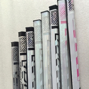 Serie Fy: Vendita Diretta del Produttore di Mazze da Hockey su Ghiaccio in Fibra di Carbonio 100% - Modelli YTH/JR/INT/SR per Adulti - Product Image 5