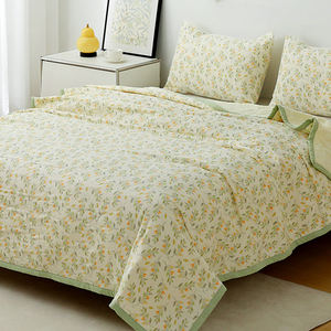 Edredón Moderno de Microfibra para Todas las Estaciones para Cama Queen, con Borde Floral, Ligero, con Diseño Floral para Hoteles - Product Image 1