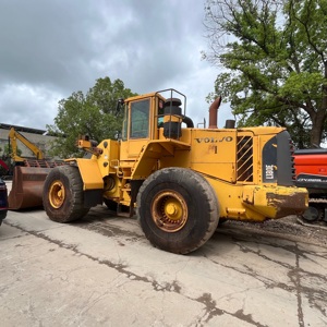 Cargadora de Ruedas Volvo L180E Usada, Maquinaria de Construcción Sueca L180 para Trabajos en Canteras, Plazas de Arena y Muelles, en Venta - Product Image 2