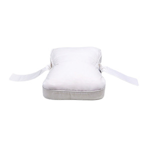 Almohada de espuma viscoelástica para piernas con correa ajustable para mujeres embarazadas, forma oblonga blanca - Product Image 4