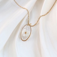 Collier artisanal en acier inoxydable avec résine UV, graines de moutarde et fleur de narcisse, chaîne en bambou style bohème-artiste, bijoux inspirés de la foi pour femme
