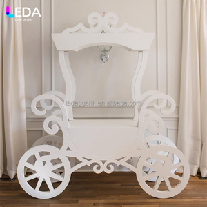 Fábrica de Accesorios para Fiestas de Boda LEDA, Nuevo Diseño Personalizado, Carrito de Dulces de Acrílico Blanco Estilo Princesa - Product Image 2