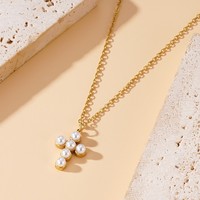 Collier en cuivre sophistiqué avec perles croisées, style luxe léger, best-seller transfrontalier pour femme, exquis et élégant, haute imitation