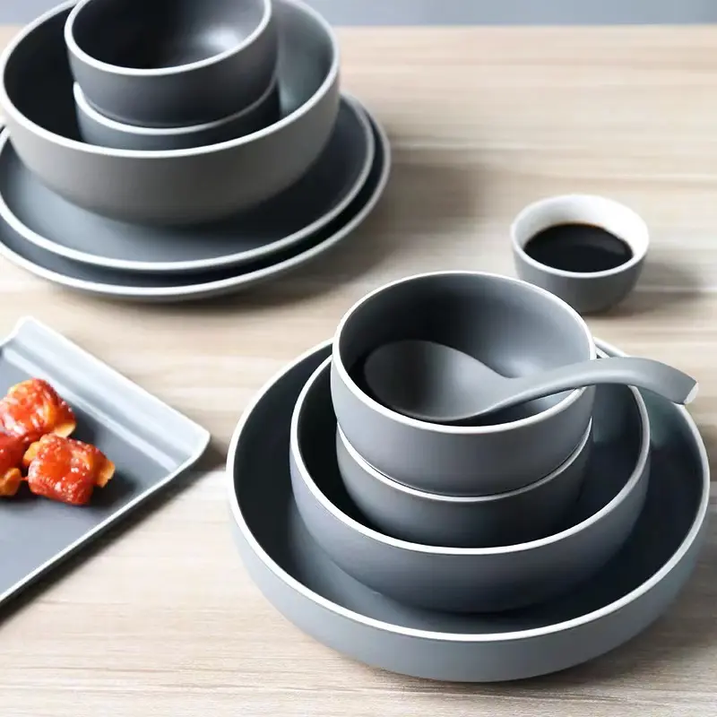 北欧の創造的なセラミック食器マット釉薬皿家庭用のスタイルのプレートとボウルにセットされたパーソナライズされた灰色の皿