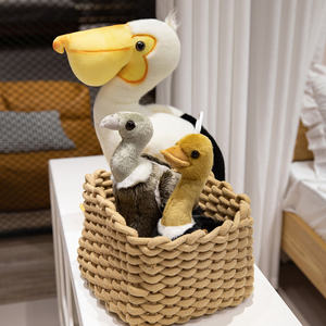 Peluche Animale - Compagno di Consolazione - Giocattolo in Peluche Ultra Morbido a Forma di Uccelli - 25cm 3 Assortiti Uccelli Realistici: Gufo, Struzzo e Pellicano - Product Image 6