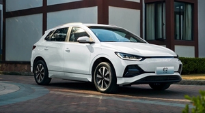 BYD <span class=keywords><strong>E2</strong></span> Véhicule électrique à nouvelle énergie Portée de 450km 5 portes 5 Deater SUV 100% Véhicule de voiture électrique - Product Image 2