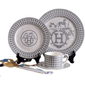 Vente en gros d'assiettes à dîner en céramique 4pcs soucoupe pour tasse à café ensembles de vaisselle en porcelaine de salle à manger de luxe occidental - Product Image 6