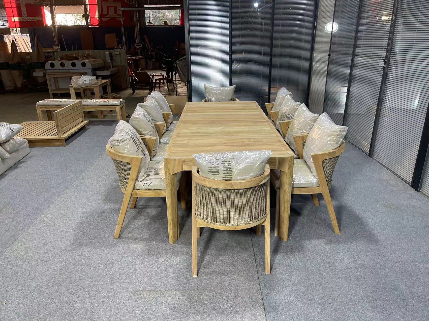 Luxury Outdoor Patio Set Furniture Teak Table And Chair Set Dining Table Set 8 Seater