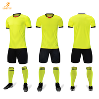 Jersey Sepak Bola Kustom 100% Poliester Cepat Kering dengan Nama Nomor Logo Cetak Transfer Panas Lengan Pendek untuk Pria Wanita - Dapat Dipersonalisasi
