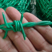 High Tensile Galvanized <strong>Barbed</strong> <strong>Wire</strong> for Kenya Market, 12.5 Gauge 610m 25kg Roll <strong>Barbed</strong> <strong>Wire</strong> Fence Price
