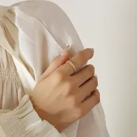Exquisiter Mehrschichtiger Hohlmuster-Ring mit Offenem, Verstellbarem und Stapelbarem Design, Edelstahl-Modeschmuck für Frauen zum Täglichen Tragen