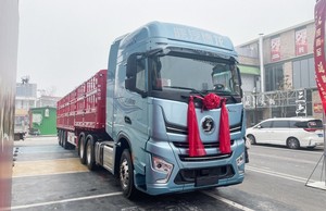 Shacman X6000 6x4 Diesel Tractor Truck 450HP Automatic Transmission Euro 5 Logistics Transport <b>Prime</b> Mover - Product Image 6