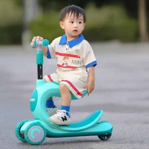 Monopattino <span class=keywords><strong>3</strong></span> in 1 per Bambini con Ruote LED Lampeggianti, Pedana Larga e Struttura Anti-Ribaltamento - Product Image 3