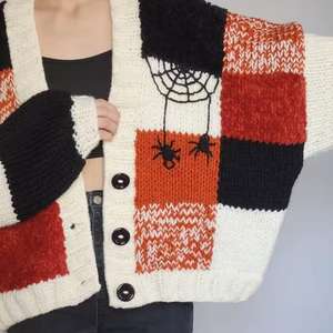 Cárdigan de punto personalizado al por mayor HZ, mezcla de lana y cachemira, con botones, tejido a máquina, cárdigan oversize con decoración de araña - Product Image 2