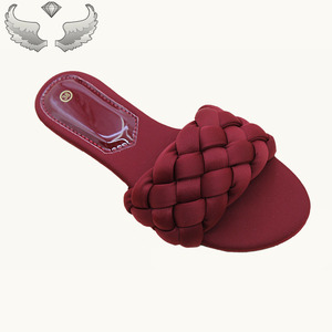 High-quality <b>Summer</b> New Design Outdoor Comfortable Wholesale Lightweight Women's Sandals and <b>slippers</b> - Product Image 4