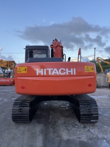 Excavatrice Hitachi ZX120 d'occasion de bonne qualité, 12 tonnes, modèle 2018, faible nombre d'heures, moteur et boîte de vitesses bien entretenus, parfaite pour la construction - Product Image 4