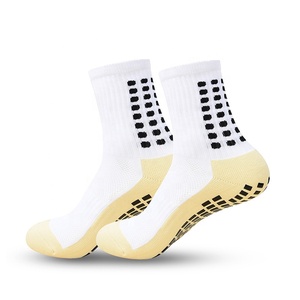 Chaussettes de sport antidérapantes personnalisées pour le football, le rugby, le yoga et le basketball - Product Image 6