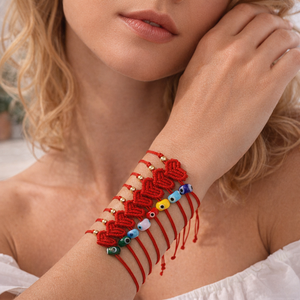 Pulsera <span class=keywords><strong>de</strong></span> Hilo Chapado en Oro Minimalista Cristiana Hecha a Mano Resoul con Cruz Ajustable y Borla, Cordón Trenzado Estilo Boho para <span class=keywords><strong>Amistad</strong></span> - Product Image 3