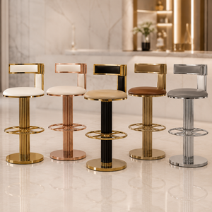 <span class=keywords><strong>Tabouret</strong></span> <span class=keywords><strong>de</strong></span> <span class=keywords><strong>bar</strong></span> <span class=keywords><strong>de</strong></span> luxe moderne en velours <span class=keywords><strong>blanc</strong></span> avec base en métal doré cannelé <span class=keywords><strong>et</strong></span> dossier bas pour salon, vente en gros - Product Image 3