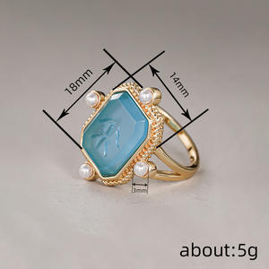 Anello Cocktail T0949 in Oro 18K con Gemma Blu e Perla Finta, Montatura Geometrica, Gioiello Unisex da Regalo - Product Image 4