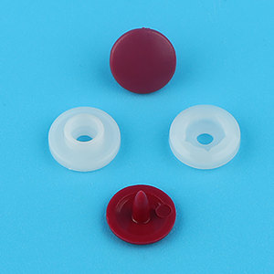 T09 Phong Cách Chân Phong Cách Quần Áo Logo Snap Nút Bao Bì Túi Tùy Chỉnh Kích Thước Đen & Trắng Cổ Phiếu Nhựa Với Giao Hàng Nhanh Chóng - Product Image 3