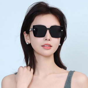 Lunettes de soleil carrées surdimensionnées noires de la marque H pour femmes, protection UV400, monture en plastique, verres en polycarbonate, type 3, pare-soleil - Product Image 3