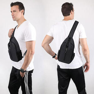 Sac à dos bandoulière rouge personnalisé OEM/ODM en nylon imperméable pour hommes et femmes, idéal pour la gym, le vélo, les voyages et les activités de plein air - Product Image 4