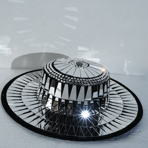 Chapeau en velours pelucheux effet boule disco pour <span class=keywords><strong>femme</strong></span>, orné de miroirs et de strass, à large bord et dessus plat, idéal pour les festivals, les raves, le <span class=keywords><strong>Burning</strong></span> <span class=keywords><strong>Man</strong></span> et les soirées du Nouvel An. - Product Image 1