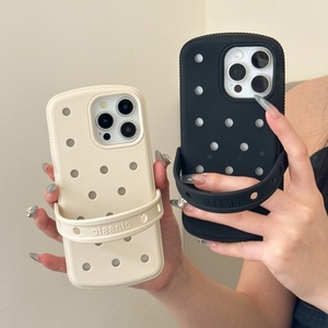 Coque de téléphone minimaliste beige en silicone style Crocs avec grip pour iPhone 12 <span class=keywords><strong>13</strong></span> 14 15 Pro Max 16 17 Pro Max, étui de protection en silicone pour téléphone - Product Image 3