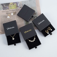 Boîte à bijoux coulissante personnalisée avec logo OEM, en carton rigide, avec insert en éponge pour bagues, boucles d'oreilles, bracelets, colliers
