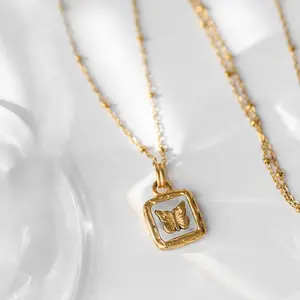 Оптовая продажа 2022 Новое поступление винтажное позолоченное ожерелье из нержавеющей стали ожерелье с квадратным кулоном-бабочкой для женщин