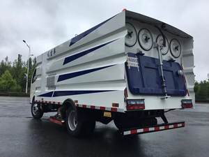 Camion à aspiration pure Dongfeng compact de 5 m3, empattement de 3300 mm, nettoyeur de rue avec souffleur à flux d'air à haute vitesse, pas besoin de brosses - Product Image 3