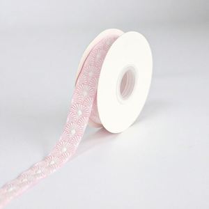 ริบบิ้นโพลีเอสเตอร์ลายนูนดอกเดซี่สีรุ้งขนาด 2.5 ซม. สำหรับห่อของขวัญและตกแต่งกล่องช็อกโกแลต 10 หลา/ม้วน สำหรับวันวาเลนไทน์ - Product Image 2