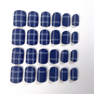 Faux <span class=keywords><strong>ongles</strong></span> carrés courts à presser, motif quadrillé chic <span class=keywords><strong>bleu</strong></span> <span class=keywords><strong>marine</strong></span> mat <span class=keywords><strong>et</strong></span> lignes blanches, de haute qualité, faciles à appliquer - Product Image 6