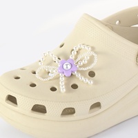 Breloques en plastique nacrées en forme de nœud et de rose pour sabots, décorations de chaussures à chaîne détachable, accessoires DIY pour Crocs
