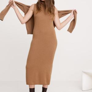 Robe midi moulante en maille grise anthracite à col roulé sans manches, extensible et douce, idéale pour les tenues décontractées et de bureau - Product Image 2