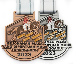 Médaille <span class=keywords><strong>de</strong></span> course <span class=keywords><strong>de</strong></span> chevaux personnalisée en cuivre doré et argent pour médaille <span class=keywords><strong>de</strong></span> <span class=keywords><strong>cheval</strong></span> avec lanière - Product Image 4