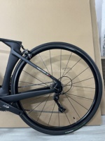 Rennrad aus Hochmodul-Kohlefaser 700C Felgenbremse 22-Gang Professionelles Aero-Rennrad Leichtgewicht Herren Erwachsenen Sportfahrrad R10