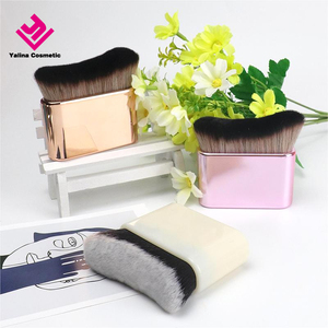 Venta al por mayor logotipo personalizado base licuadora brocha de maquillaje mezcla base líquida autobronceado Kabuki cepillo para el cuerpo - Product Image 3