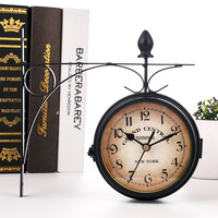 Horloge murale double face en fer forgé, aspect antique, style rétro, horloge à quartz avec design de lustre classique