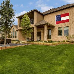 Nouveauté : Drapeaux à double face avec étoiles rouges, blanches et bleues pour la décoration de la cour, du jardin, de l'intérieur et de l'extérieur - Product Image 3