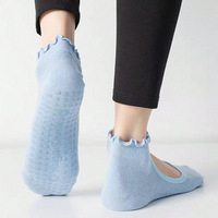 Chaussettes de yoga pour femmes en coton peigné antidérapantes à volants tricotés pour la danse, le fitness, le Pilates et les exercices de printemps