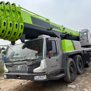 중고 Zoomlion QY220K 트럭 크레인 220 톤 트럭 장착 크레인 무역은 중국산 매우 좋은 작업 조건을 가지고 있습니다