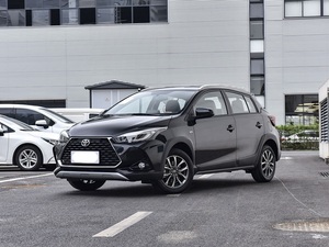 Pour <span class=keywords><strong>Yaris</strong></span> L Zhixuan 2022 1.5L Automatique Gauche R15 SUV Voiture d'occasion Intérieur Foncé SUV à Vendre - Product Image 2