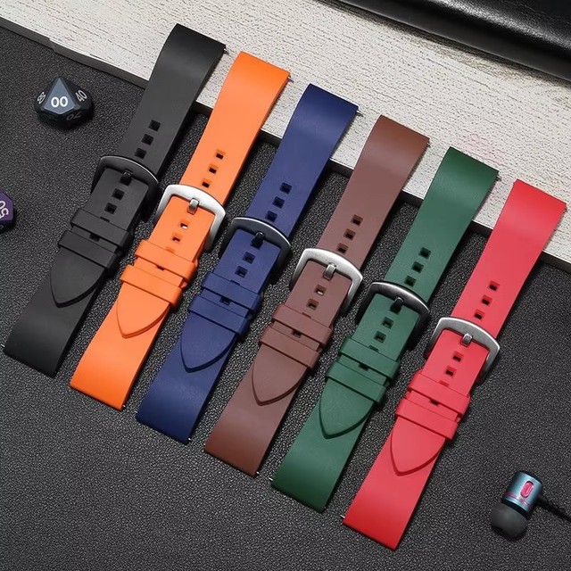 High Quality  Quick-release FKM Watchband 18-24mm Fits Smartwatch Breathable Comfortable  Fluororubber Watch Strap for Man