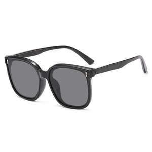 Gafas de sol para niños, rectangulares, con montura completa, protección solar UV400, gafas unisex de moda para niños - Product Image 5